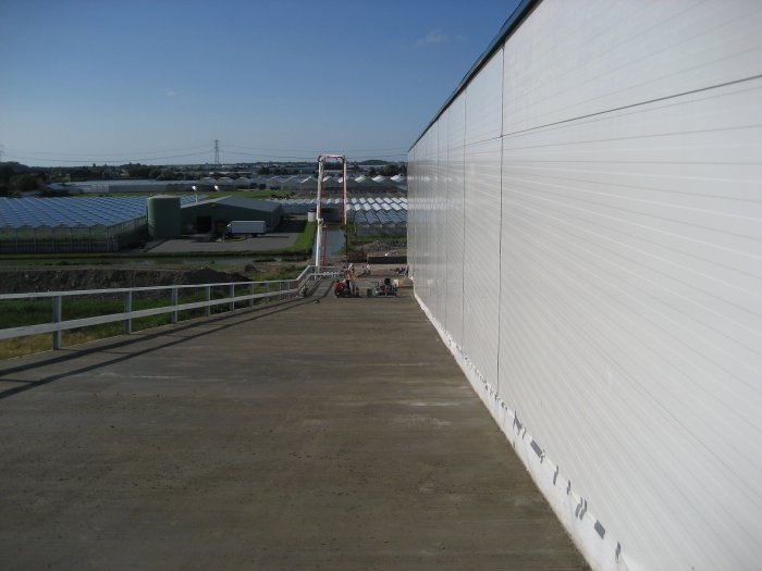 mels-renes-betonvloeren-1100-m2-oprit-hellingbaan-te-maasdijk-4