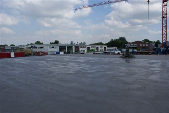 mels-renes-betonvloeren-ponton-storten-en-afwerken-werkendam-17