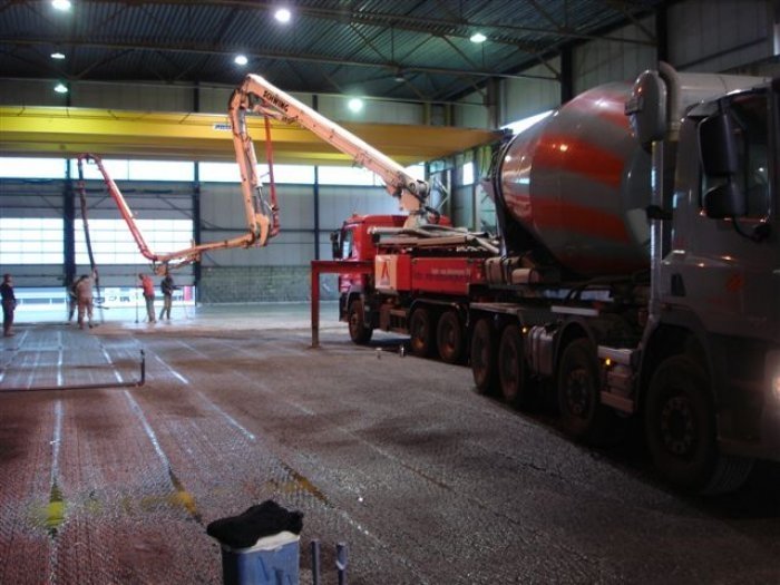 mels-renes-betonvloeren-staalvezelvloer-storten-en-afwerken-in-montfoort-2
