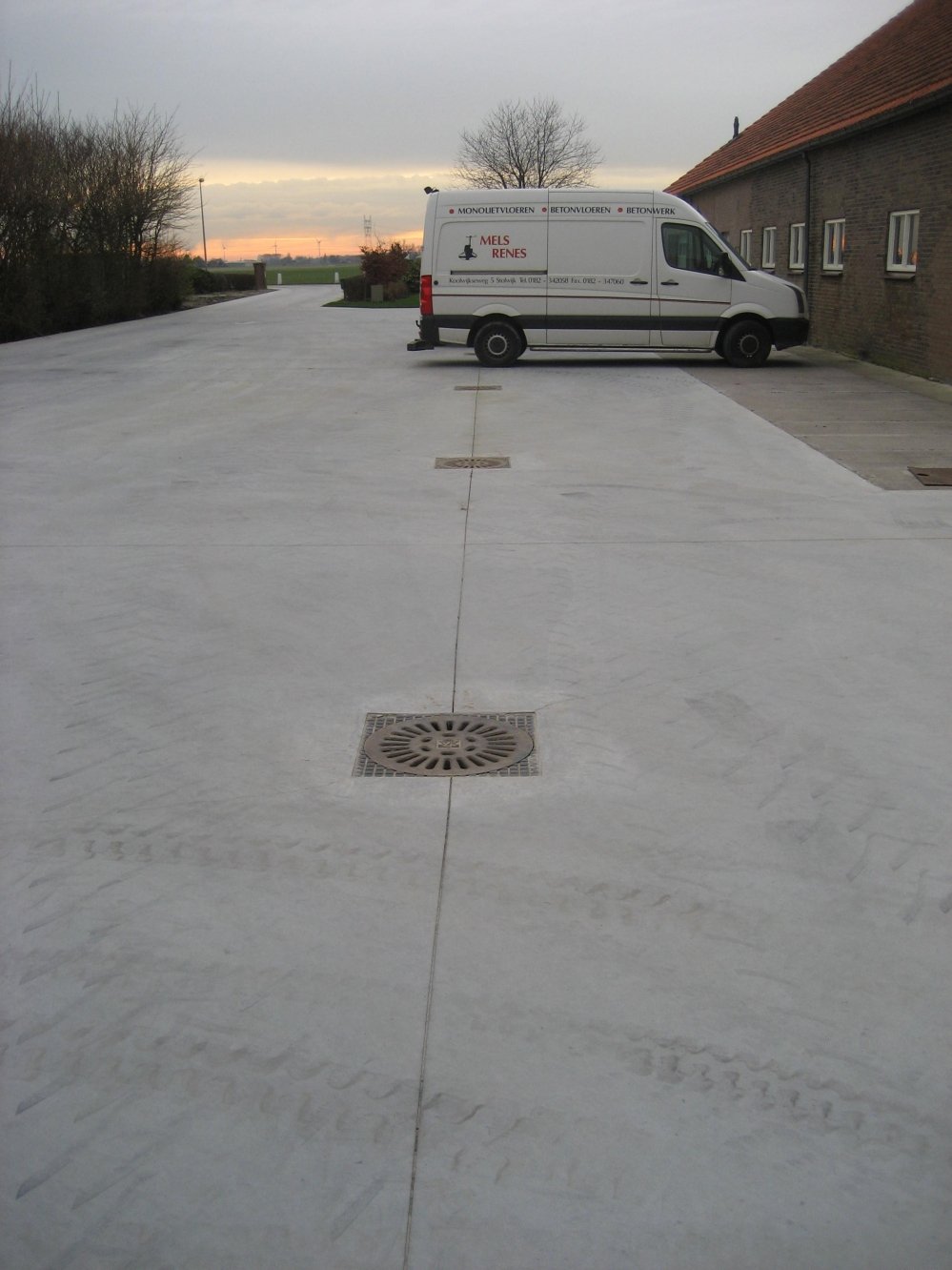 mels-renes-betonvloeren-erfverharding-beton-2
